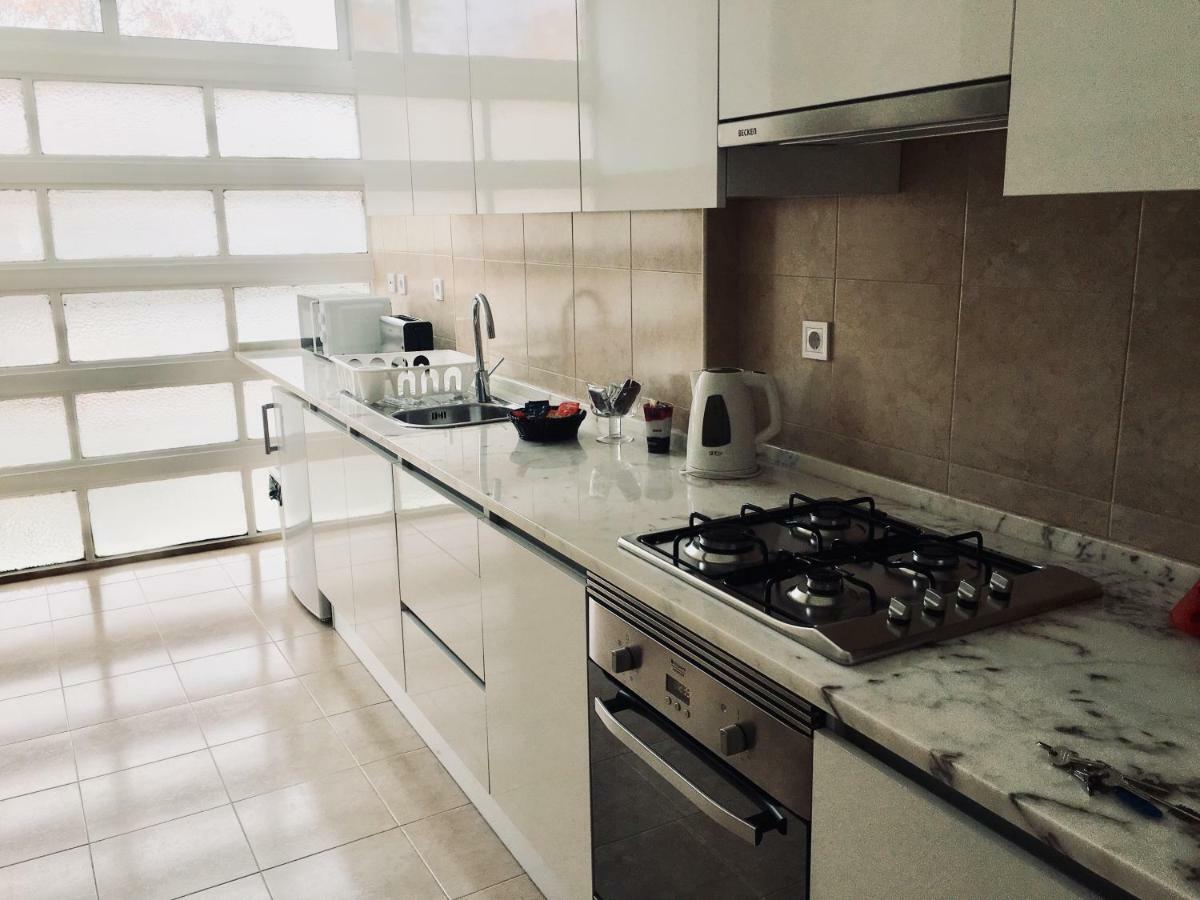 Apartment Near The Airport ลิสบอน ภายนอก รูปภาพ